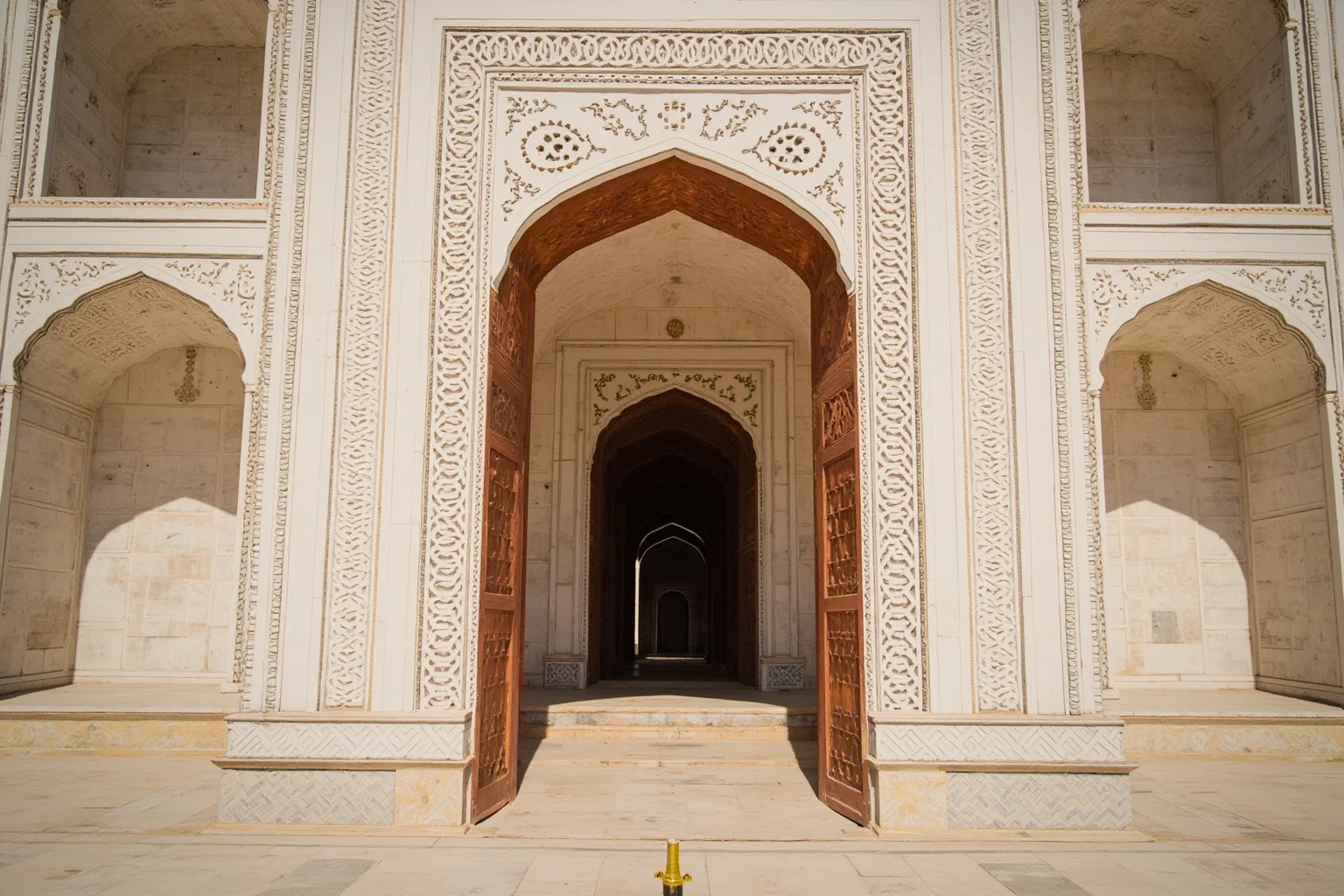 The tomb of Shah Jahan inside the Taj Mahal, symmetrical view